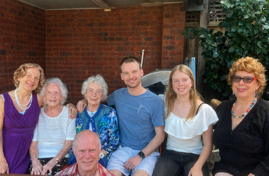 Family from all around the world at Shell's 90th birthday, 2022