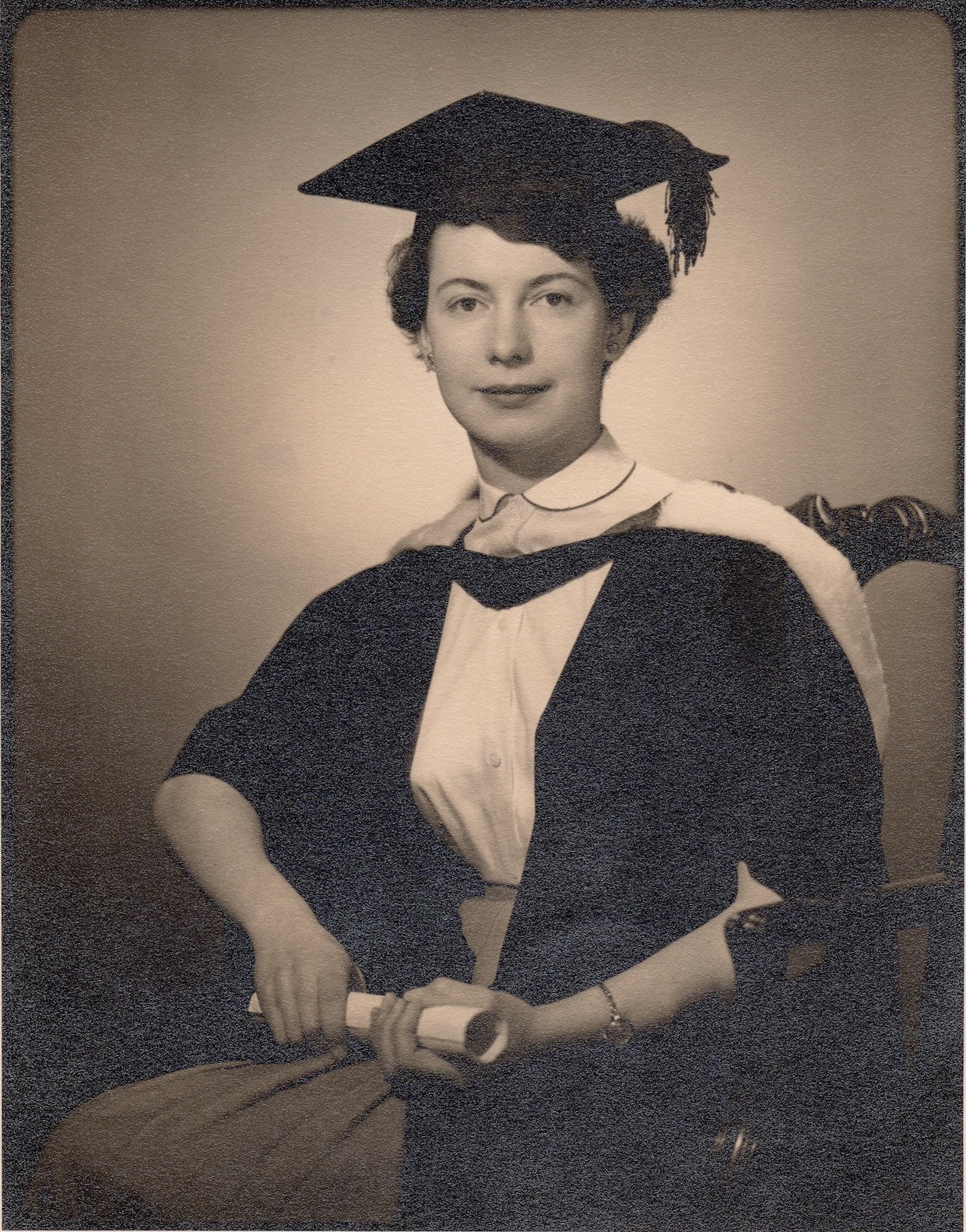 Shell graduating, Otago 1954