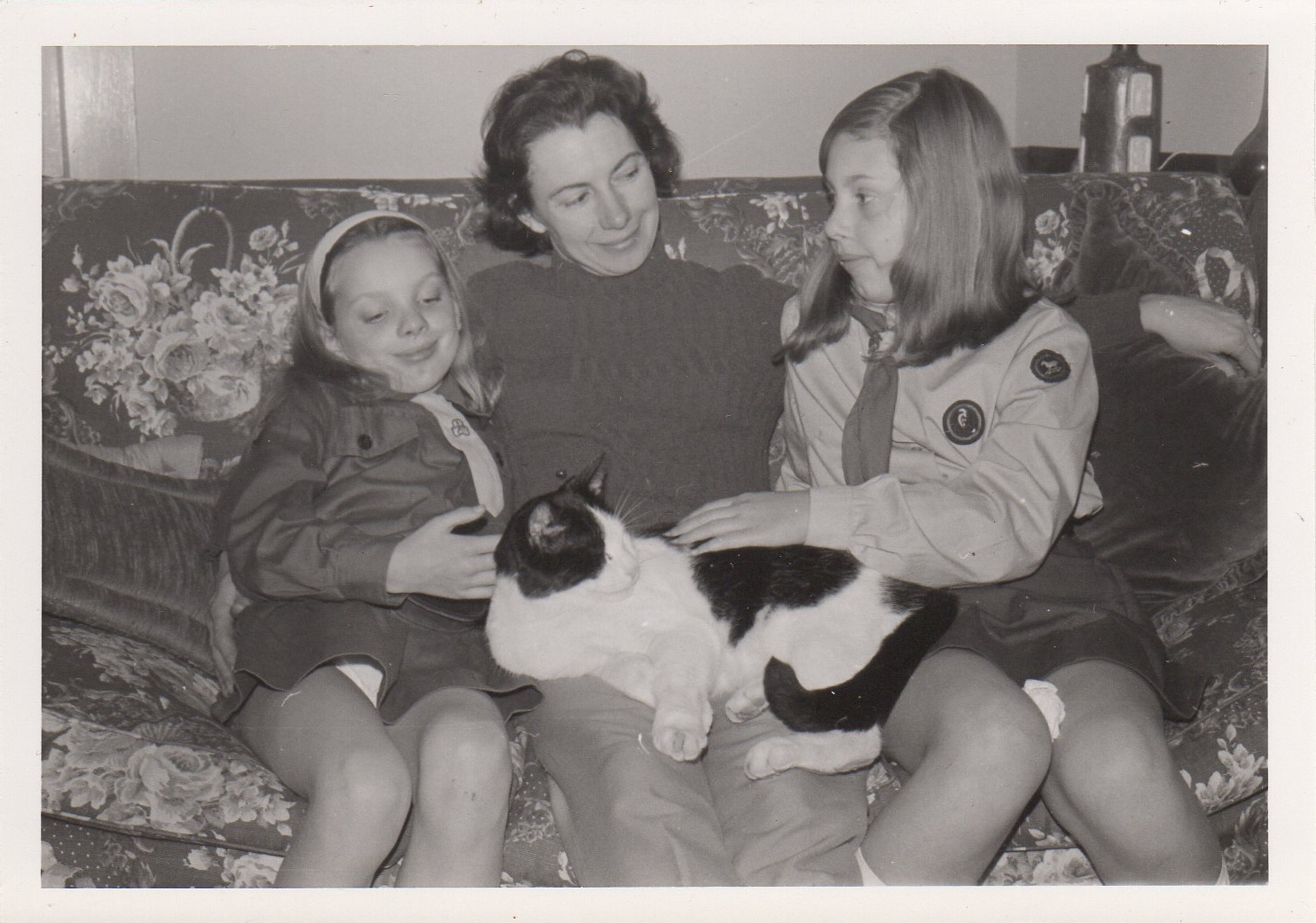 Shell with daughters and Puss, 1969